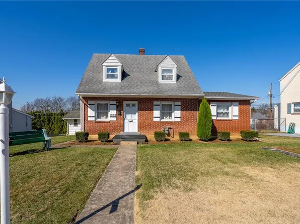 222 7th St, Whitehall, PA 18052