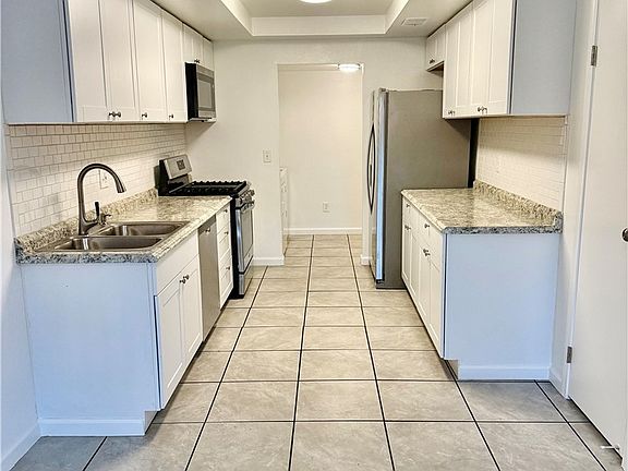 2nd image of 118 Blueberry Ln