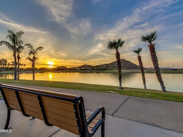 17878 W Desert Wind Dr — Photo 39