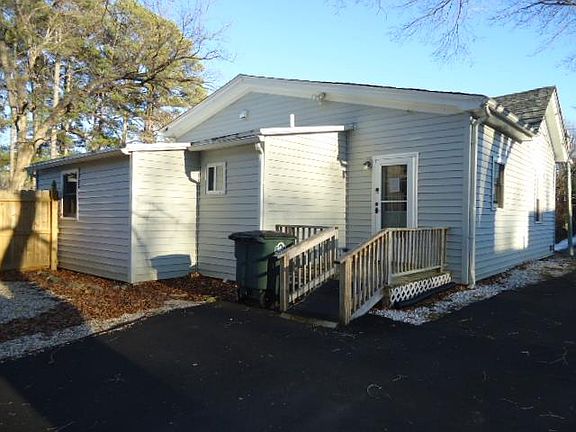 3rd image of 412 Rose Hill Ave