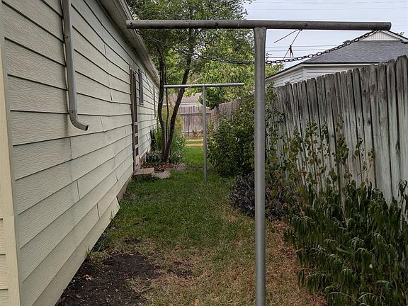 4th image of 1021 S 45th St
