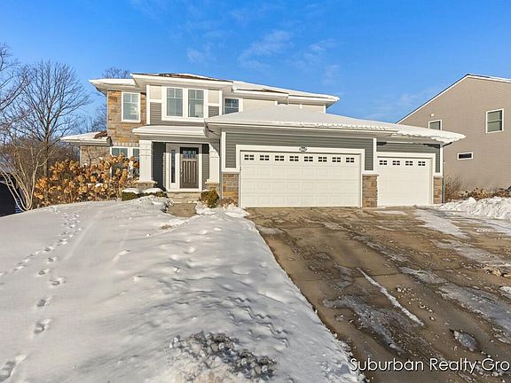2nd image of 8643 Twin Lakes Dr