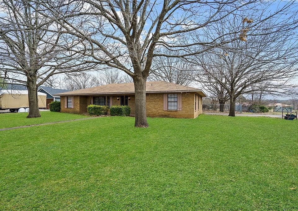 1st image of 203 Texas St