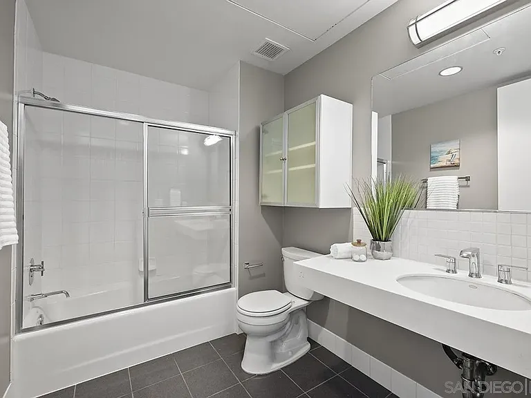 350 W Ash St #1006 — Photo 6