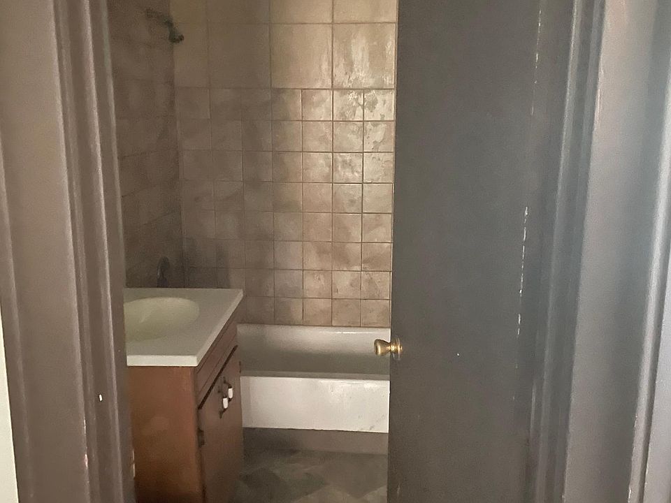1st image of 2421 W Finn Pl #2421