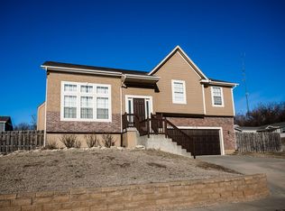 1304 Overbrooke Dr, Junction City, KS 66441