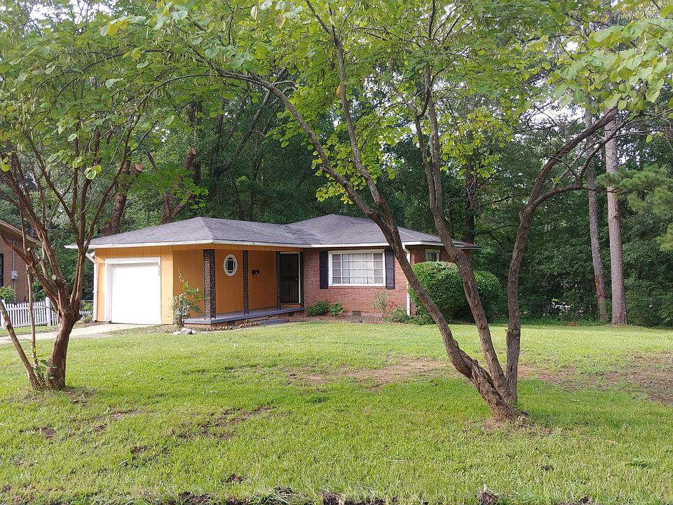 2nd image of 208 Pine Ridge Rd