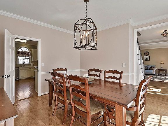 5th image of 304 Cumberland Ct