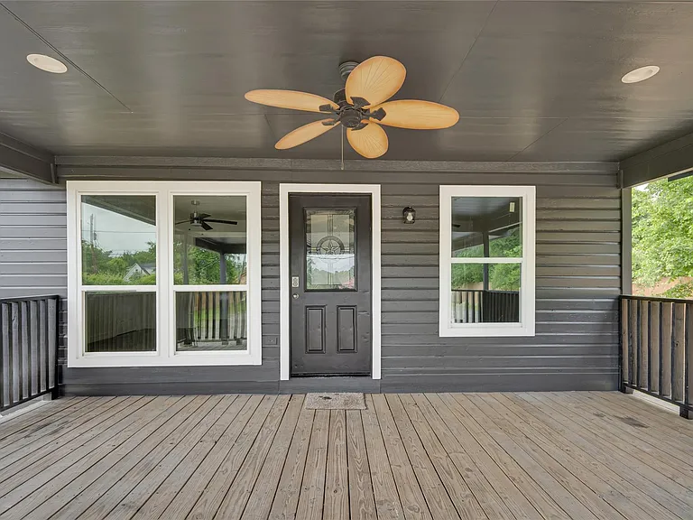 2631 Mansfield St — Photo 4