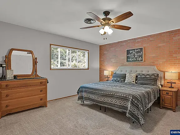 6 bed, 2594 sqft, $1,300 — Photo 1