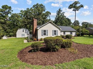 142 Westwood Cir, Elizabethtown, NC 28337