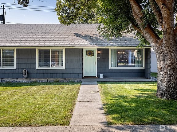 3rd image of 1235 Montana St