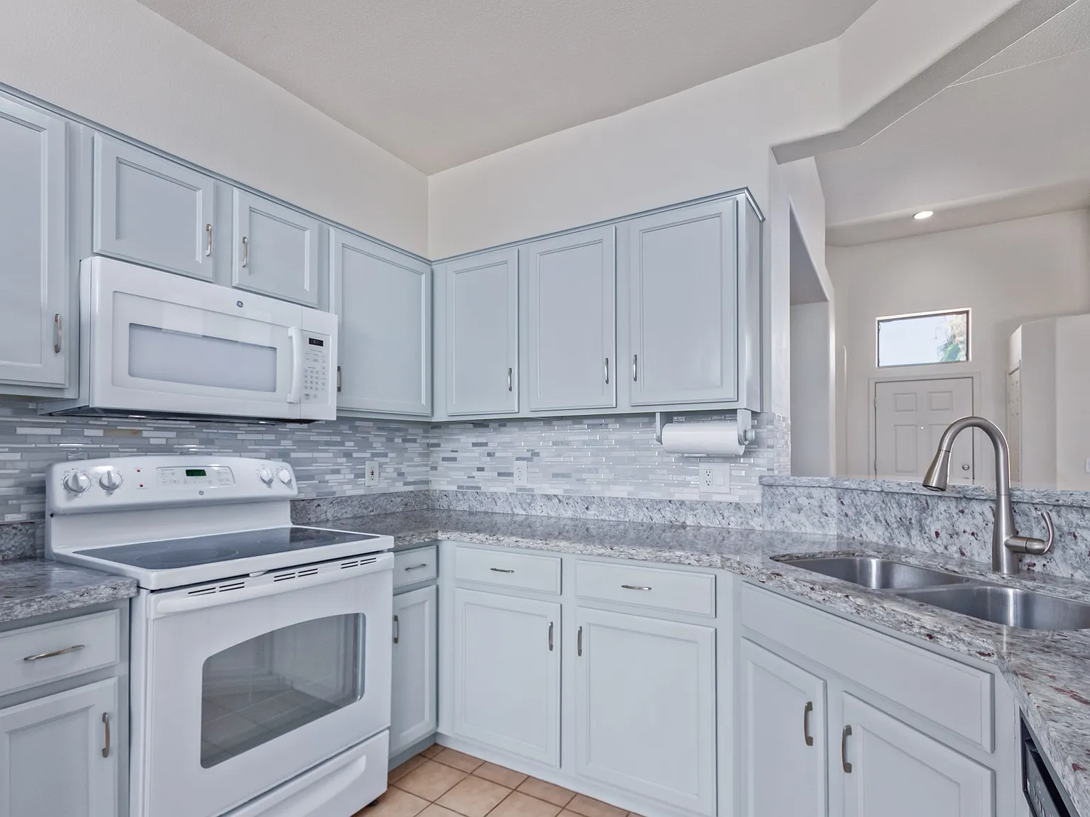 3 bed, 1446 sqft, $1,750 — Photo 3