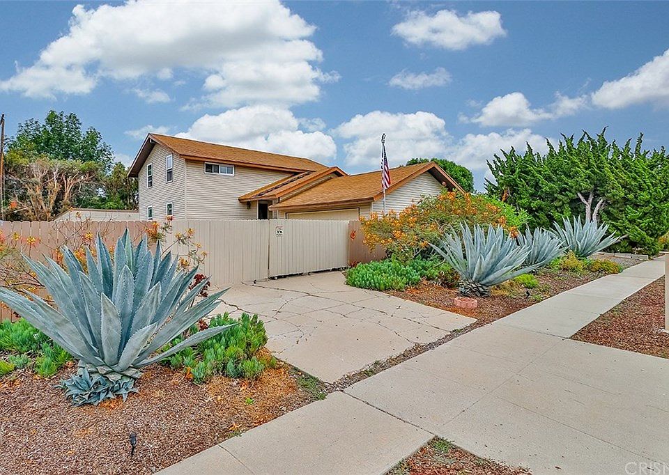 1st image of 825 Calle Fresno