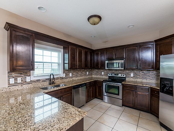 2nd image of 1832 Apache Way