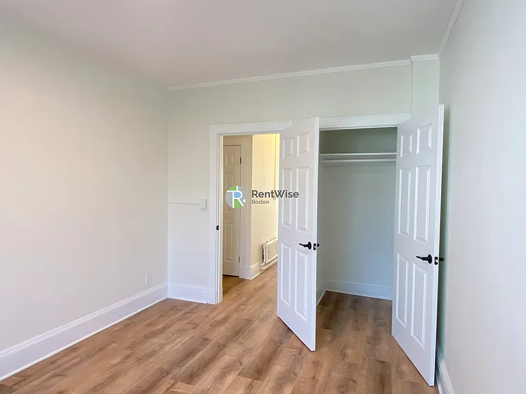 230 Walnut St #24 — Photo 11