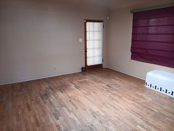 5th image of 422 Carlisle Blvd NE