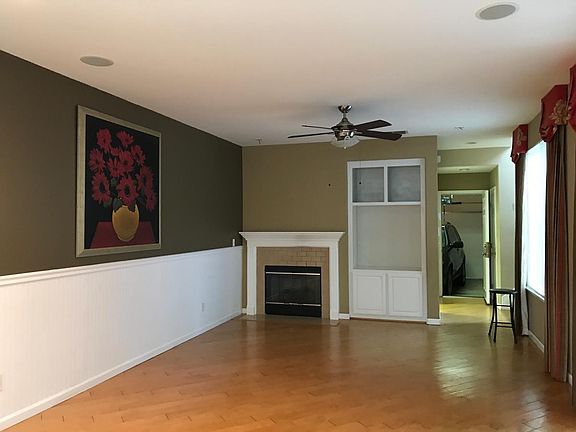 Spacious living room