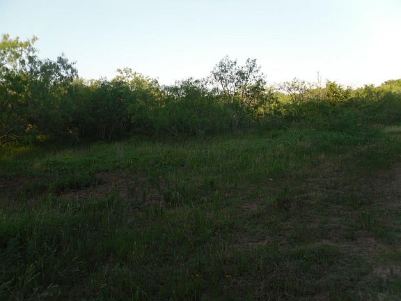 3rd image of 225 NW County Road 3175