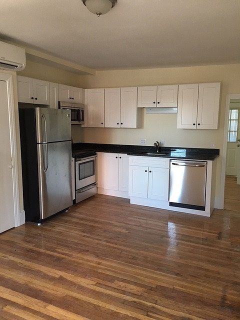 Newly Renovated Kitchen