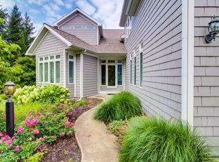 5065 Anderfind Dr, Ludington, MI 49431