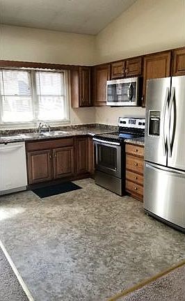 2nd image of 1227 Camelot Ct NE