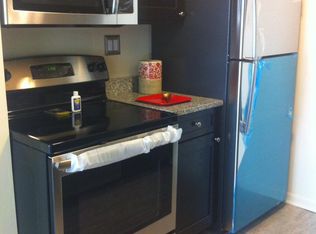 943 Pleasant St APT 4B, Oak Park, IL 60302