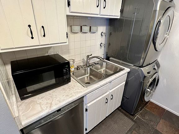 5th image of 3354 S Flower St APT 11