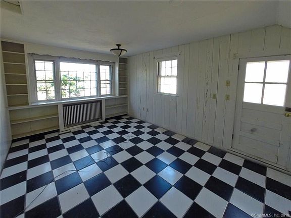 3rd image of 380 Main St