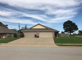 3503 N Robin Ct #B, Siloam Springs, AR 72761