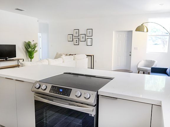 5th image of 1221 NW 45th St #2