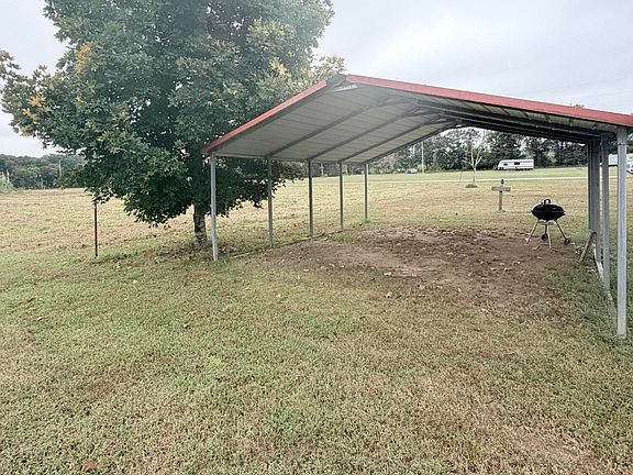 3rd image of 16 Eagle Bend Rd