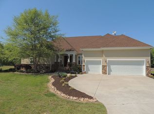 102 Gregg Ct, Moyock, NC 27958