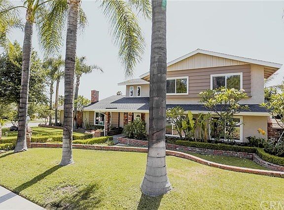 2nd image of 401 Fern Dell Pl