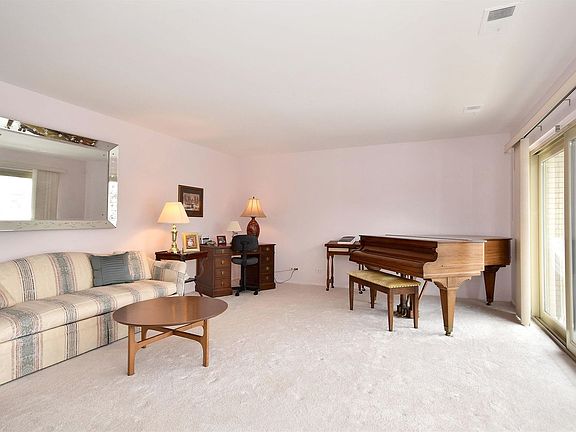 4th image of 235 Marengo Ave APT 4A