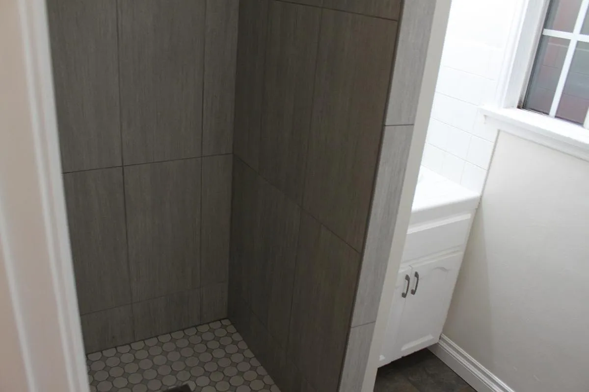 3 bed, 1700 sqft, $3,200 — Photo 2