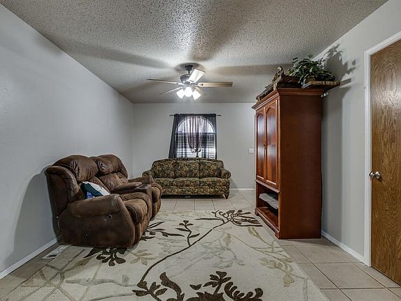 5th image of 611 Linda Ln