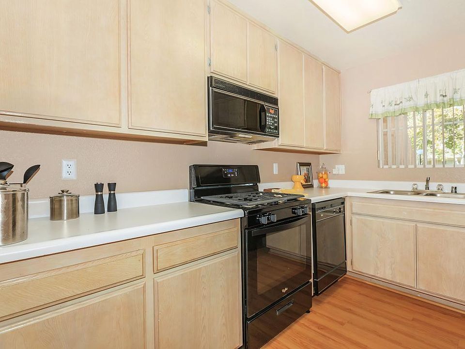 1st image of 21311 Alder Dr #21-103