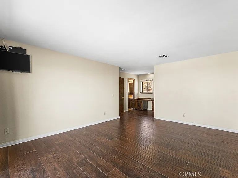 1055 Lakeview Dr — Photo 42
