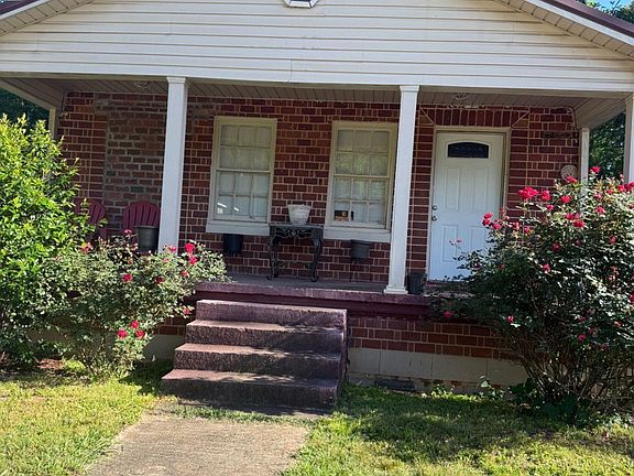 2nd image of 2107 3rd St E