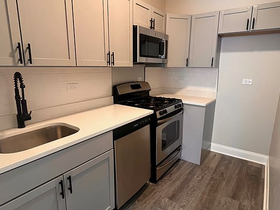 4th image of 4920 S Vincennes Ave APT 1F