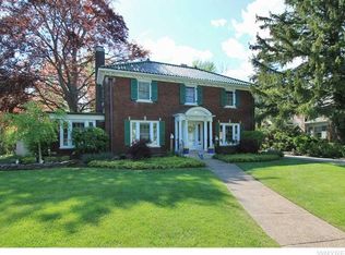 46 Smallwood Dr, Amherst, NY 14226