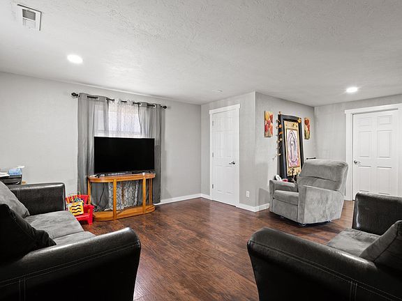 5th image of 1911 N 18th Ave
