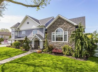 55 Overlea St N, Massapequa Park, NY 11762