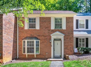 2416 Cottage Pl, Greensboro, NC 27455