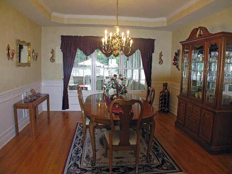 5th image of 18 BIRCH HILL Road
