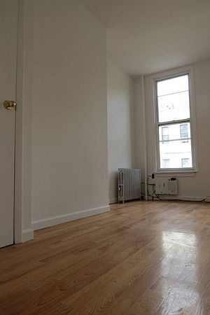 2nd image of 156 Dupont St APT 2