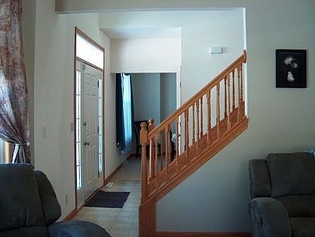 Foyer / Oak Staircase