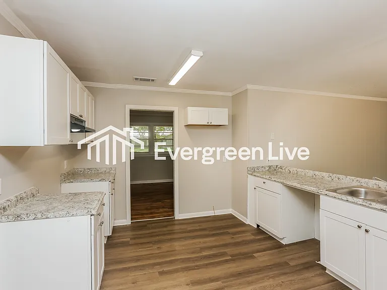 5538 Pine Lane Dr — Photo 9
