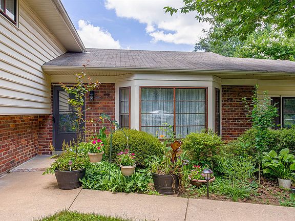 3rd image of 8508 Rivermont Dr